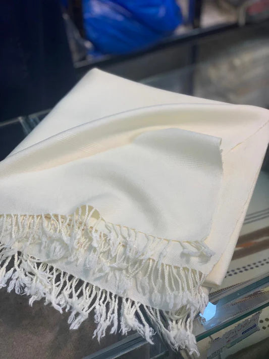 64 wool plane white shawl